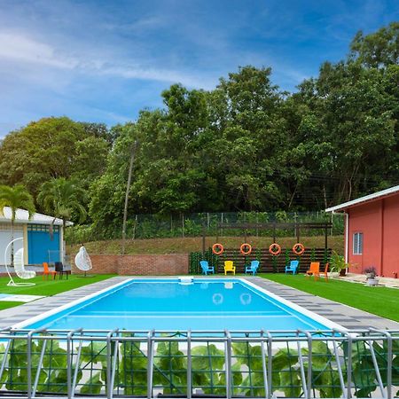 Отель Putra Sentosa Retreat Camp, Sematan Экстерьер фото