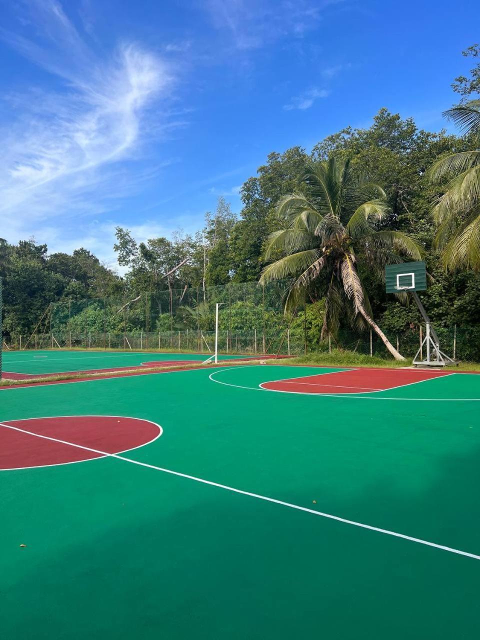 Отель Putra Sentosa Retreat Camp, Sematan Экстерьер фото