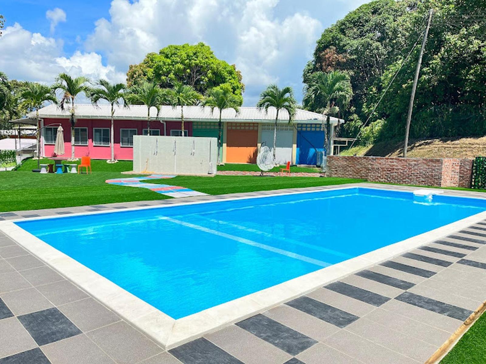 Отель Putra Sentosa Retreat Camp, Sematan Номер фото